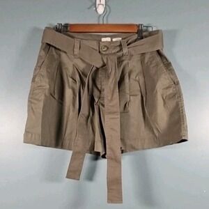 Women's A NEW DAY Stretch Elastizado High Rise Pleat Front Shorts Green Size 14